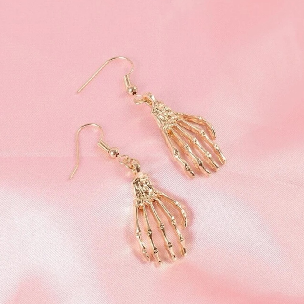 💀 Skeleton Hand Earrings 💀 - Picture 2 of 3